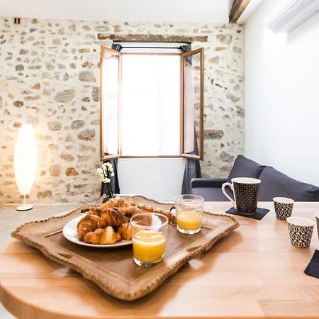 Au coeur du vieil Antibes et à 2 pas de la mer... Apartamento Exterior foto